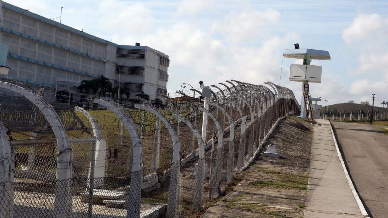 Aumento Alarmante de Abusos en Cárceles Cubanas: Un Diciembre Negro para los Derechos Humanos