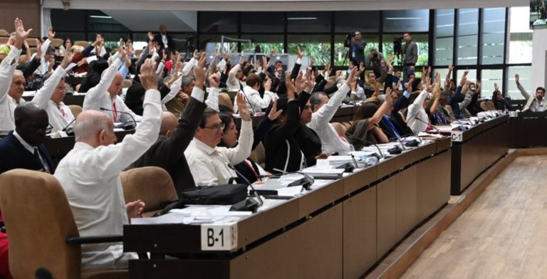 EE. UU. Prioriza la Búsqueda de un «Traidor» en Cuba para Acelerar el Fin del Régimen en 2026