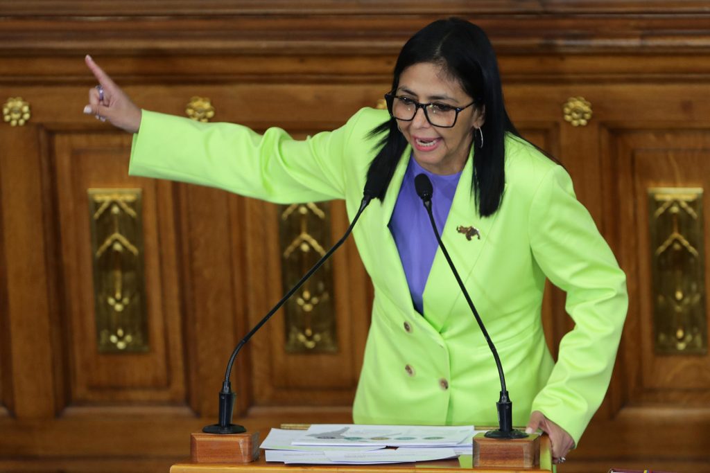 Entre la Retórica y la Realidad: Venezuela Libera Presos Políticos Mientras Desafía a Washington