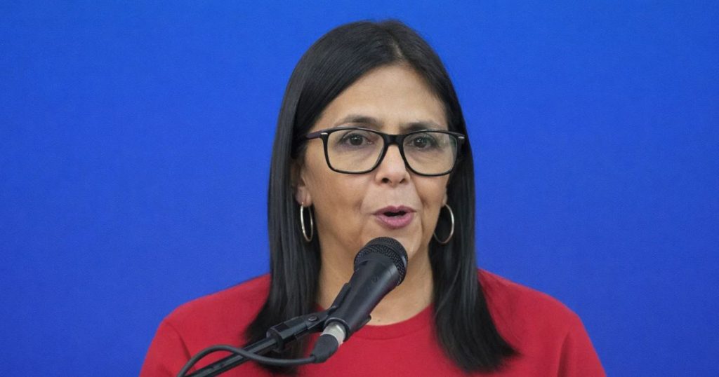 Fuerza Armada Nacional Bolivariana de Venezuela Consagra a Delcy Rodríguez como Comandante en Jefe: Implicaciones Constitucionales y Geopolíticas