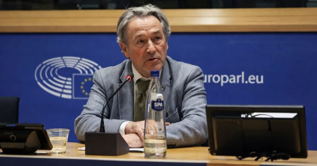 Hermann Tertsch Predice el Fin del Régimen Cubano: Análisis de las Implicaciones Geopolíticas y Económicas