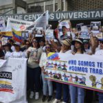 Manifestantes en Caracas exigen amnistía real para presos políticos en Venezuela.