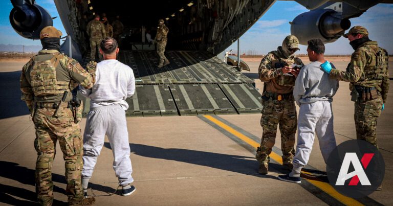 De Guantánamo a Mississippi: El Laberíntico Retorno de Deportados Cubanos a EE.UU. y las Implicaciones Políticas