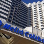 Hotel Meliá en Cuba con baja ocupación reflejada en su fachada.