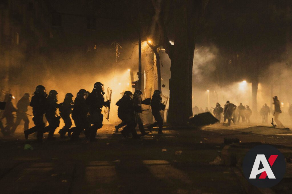 Italia Endurece Medidas de Seguridad: Retenciones Preventivas y Prohibiciones en Manifestaciones Bajo el Gobierno de Meloni