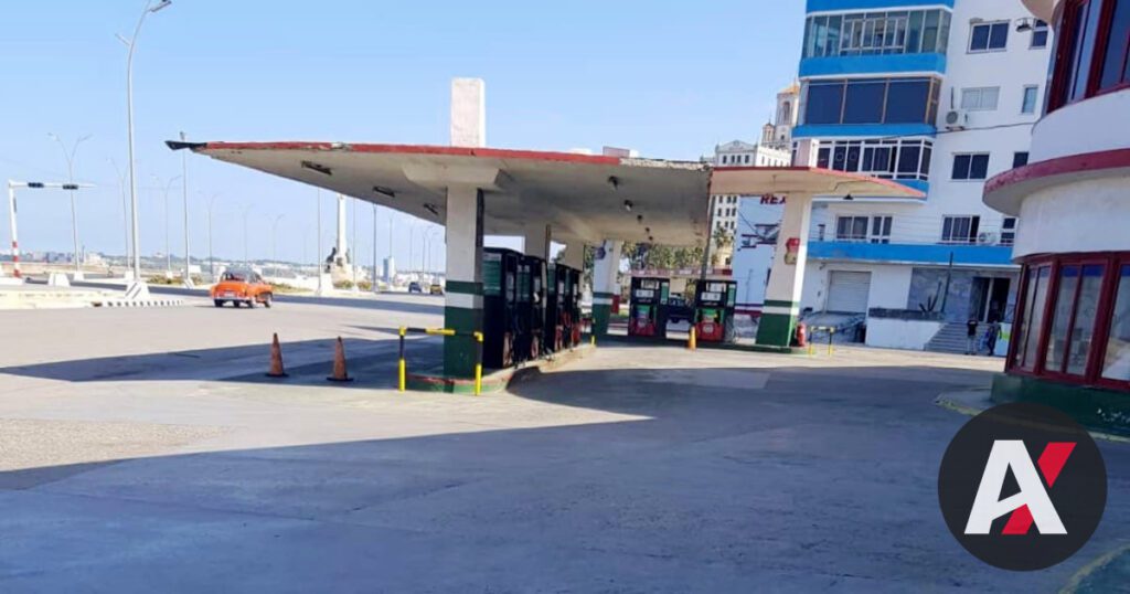 Cuba Impone Racionamiento de Combustible ante Severa Crisis de Abastecimiento: Impacto en la Economía y la Sociedad